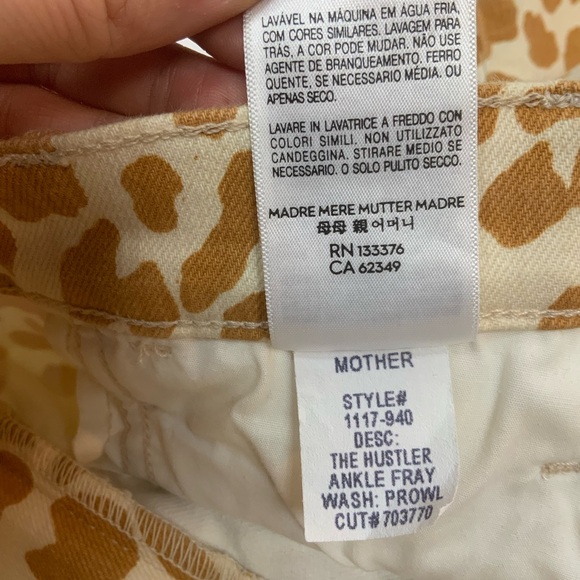 MOTHER The Hustler Ankle Fray Printed Jeans - Picture 16 of 16